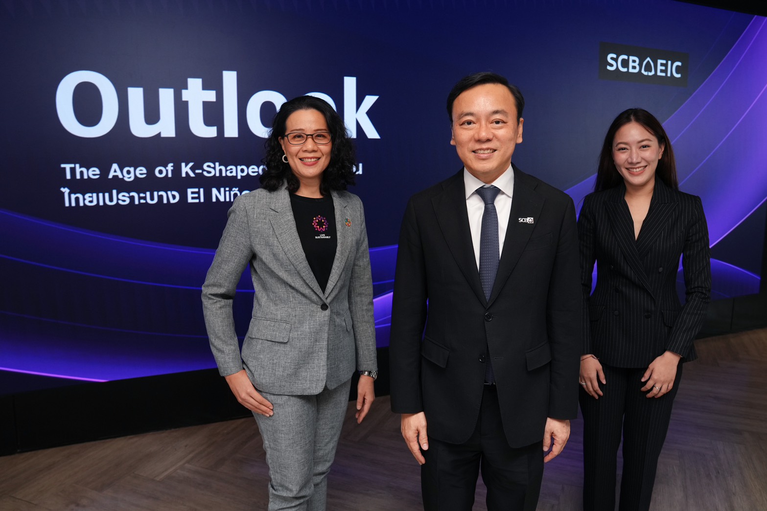 “SCB EIC” มองเศรษฐกิจไทยเติบโตดีขึ้นจากการลงทุนรอบใหม่และการส่งออก แต่การฟื้นตัวไม่ทั่วถึง มีลักษณะ K-shaped ที่ชัดเจนขึ้นในหลายมิติ โดยผลประโยชน์กระจุกตัวเพียงบางกลุ่มอุตสาหกรรม กลุ่มธุรกิจ และกลุ่มแรงงาน