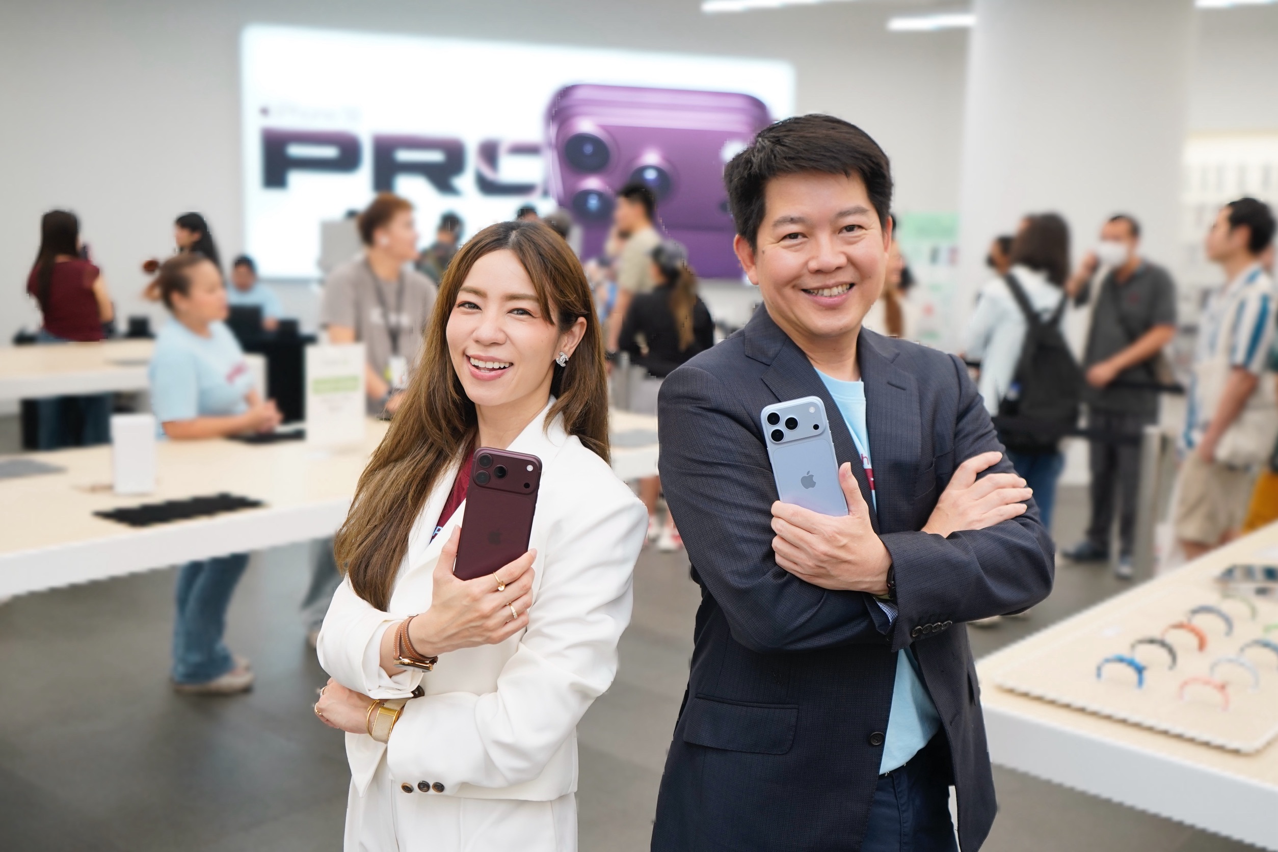 “COM7” รับกระแส iPhone 18 Pro / Pro Max คึกคัก ยอดจองเติบโตต่อเนื่อง “Burgundy” ครองสีฮอต เตรียมรับ iPhone Duo 16 ต.ค.นี้