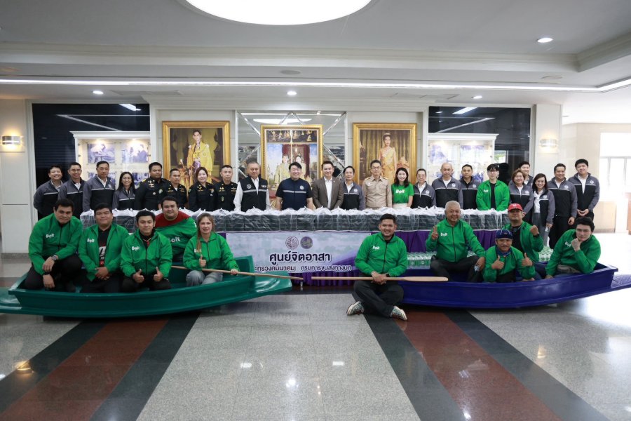 “คมนาคม”–“กทม.” ผนึก “Bolt” เดินหน้าช่วยน้ำท่วมต่อเนื่อง ส่งเรือเพิ่ม 20 ลำ พร้อมอาหาร–น้ำดื่ม 1,000 ชุด ช่วยประชาชนในพื้นที่เข้าถึงยาก