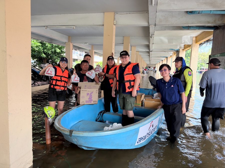 “สหฟาร์ม” รวมพลังจิตอาสา ลุยน้ำท่วมส่งมอบถุงยังชีพ - อาหารกล่อง ช่วยเหลือพนักงานและชุมชน ย้ำ “น้ำยังไม่ลด เราก็ไม่ทิ้งกัน”