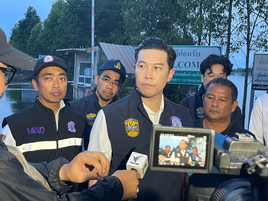 “วราวุธ” ส่งทีมท็อปกัน ผนึก “กรมโรงงานฯ”-“สอจ.ปราจีนบุรี” เร่งสกัดต้นตอน้ำมัน หลังชาวบ้านผวาคราบปนเปื้อนน้ำท่วมไหลชุมชนศรีมหาโพธิ สั่ง ม.39 หยุดโรงงานรีไซเคิลทันที