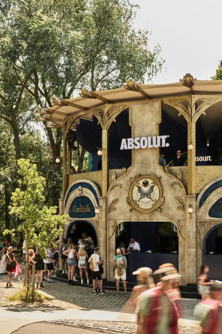 ครั้งแรกในเอเชีย! “ABSOLUT Vodka” โดย “เพอร์นอต ริคาร์ด” ประกาศเป็นผู้สนับสนุนหลัก Tomorrowland Thailand 2026 เปิดแคมเปญระดับโลก “United We Dance” เนรมิตแลนด์มาร์กเวิลด์คลาสครั้งแรกในไทย ปลายปีนี้!
