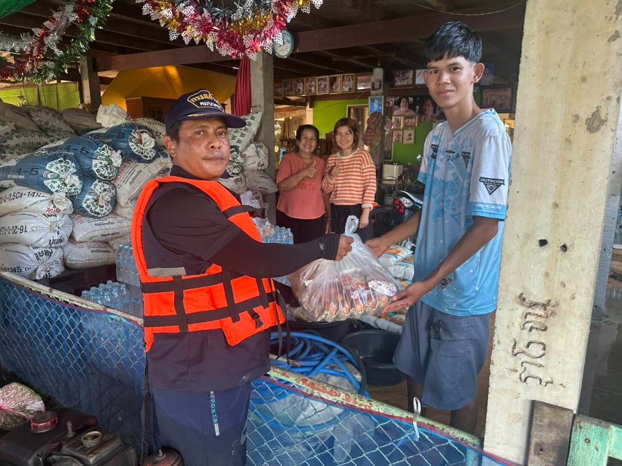 “กรมเจ้าท่า” ระดมกำลังเจ้าหน้าที่ เรือท้องแบน–ยานพาหนะกู้ภัย เร่ง !! ช่วยเหลือผู้ประสบอุทกภัย พร้อมรับมือสถานการณ์อย่างต่อเนื่อง