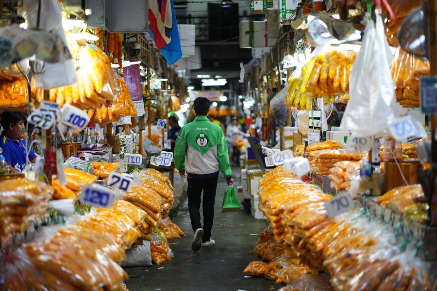 “ปากคลองไม่มีวันตาย” “LINE MAN MART” เชื่อมร้านดอกไม้ไทยสู่ยุคดิจิทัล เพิ่มช่องทางขายผ่านเดลิเวอรี พร้อมเผยหมวดดอกไม้และของไหว้โต 1.5 เท่า